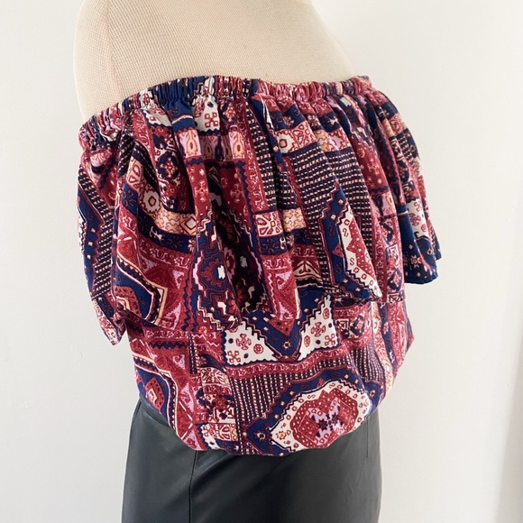 Hollister Boho Off-the-Shoulder Ruffle Crop Top – Size Small - Picture 9 of 10